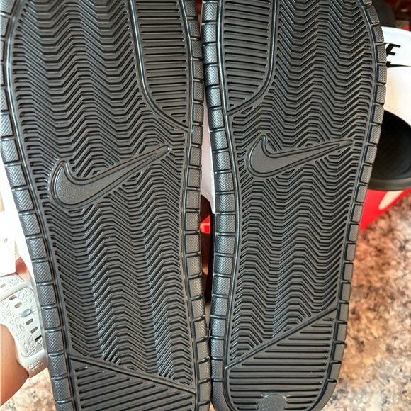 Nike Black and White Slide Sandals benassi Jdi Men’s sz 10 11 - Picture 3 of 5